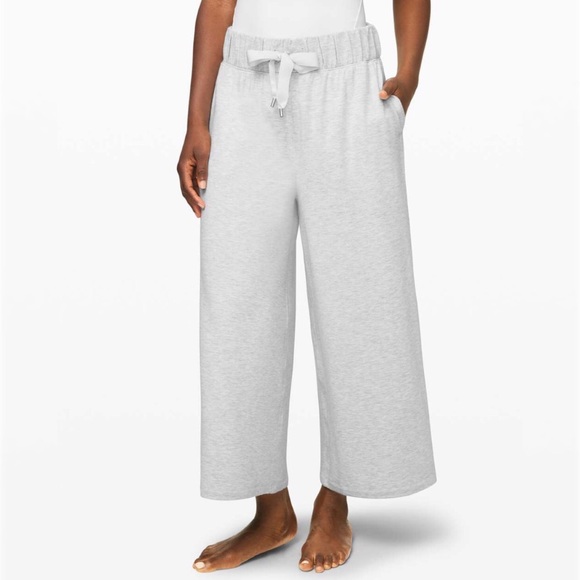 lululemon athletica Pants - Lululemon Seek Stillness Pants Mid Rise Crop • 4 • Heathered Light Grey